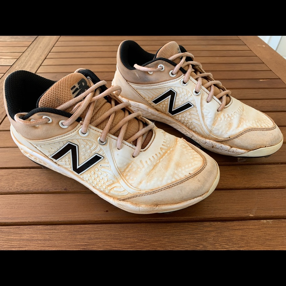 New Balance metal Baseball Cleats